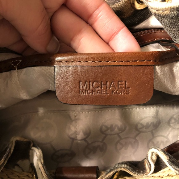 Authentic Michael Kors Tote - Picture 6 of 6